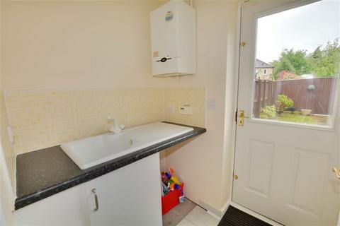 3 bedroom townhouse to rent, Hayfield Way, Ackworth, WF7