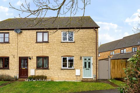 2 bedroom end of terrace house for sale, Rissington Drive, Oxfordshire OX28