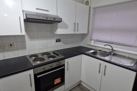 2 bedroom flat to rent, Uplands Close, Woolwich, London SE18