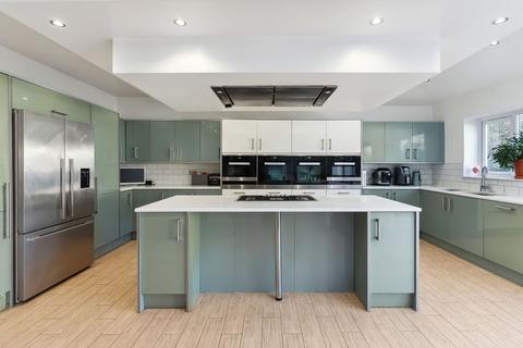 8 The Chase, Coulsdon, CR5 2EG