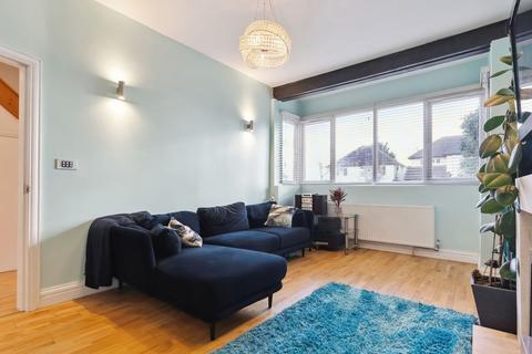 8 The Chase, Coulsdon, CR5 2EG