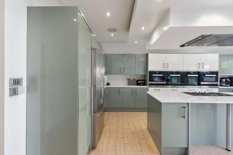 8 The Chase, Coulsdon, CR5 2EG