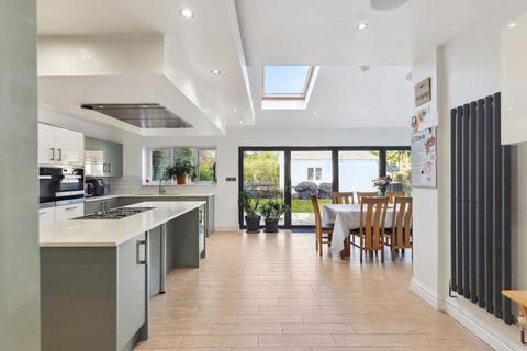 8 The Chase, Coulsdon, CR5 2EG