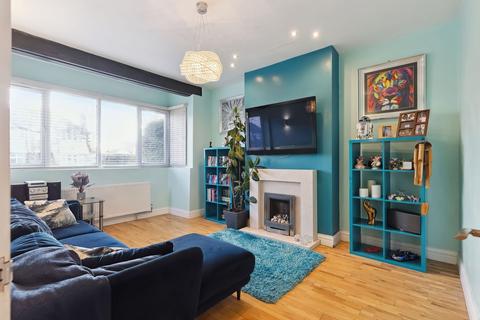 8 The Chase, Coulsdon, CR5 2EG