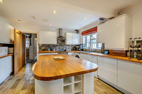 Sunny Lea Ash Lane, Down Hatherley, Gloucester, GL2 9PS