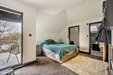 Sunny Lea Ash Lane, Down Hatherley, Gloucester, GL2 9PS