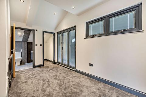 Sunny Lea Ash Lane, Down Hatherley, Gloucester, GL2 9PS