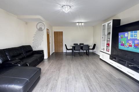 3 bedroom terraced house to rent, Brambling Way, Maidenhead SL6