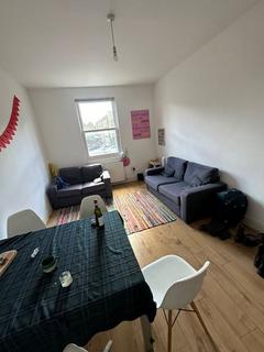 1 bedroom house of multiple occupation to rent, Hornsey Road, London N19