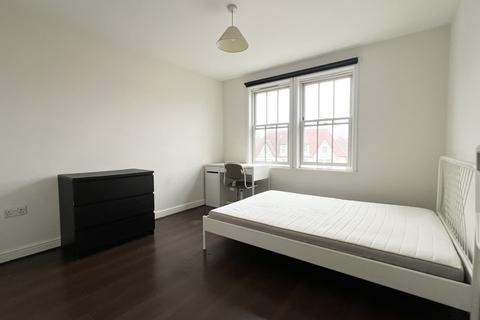 2 bedroom flat to rent, High Road, Wood Green, N22