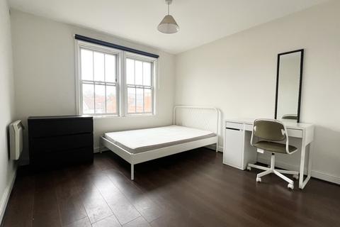 2 bedroom flat to rent, High Road, Wood Green, N22