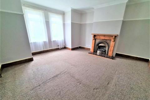 4 bedroom flat to rent, Park Crescent, Wolverhampton, WV1 4PY