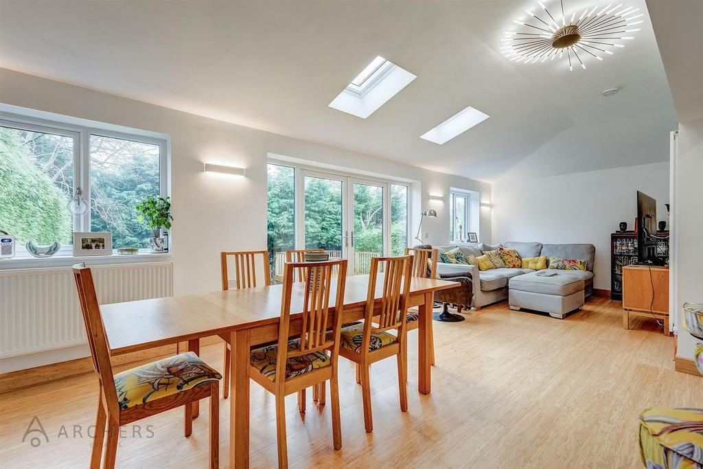 21 Hillcote Close(Interior)(7of27).jpg