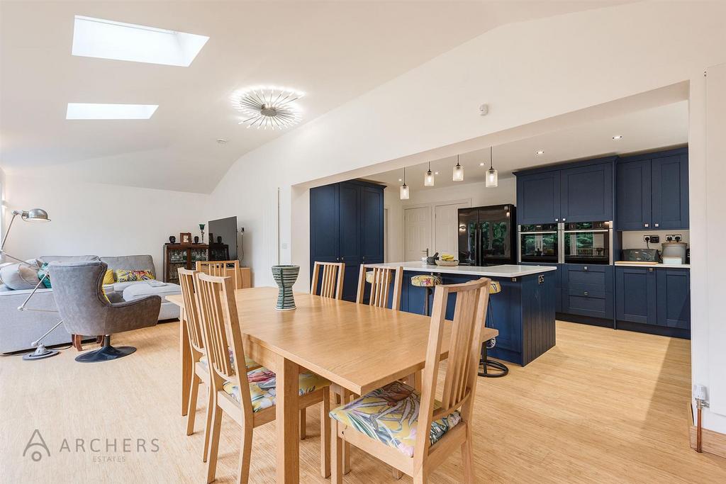 21 Hillcote Close(Interior)(8of27).jpg