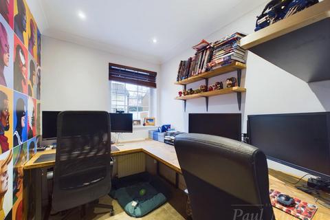34 Mallard Road, South Croydon, CR2 8PY