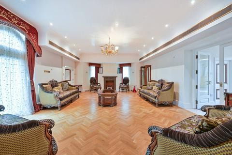 8 bedroom detached house to rent, PEMBROKE GARDENS, LONDON, W8, Kensington, London, W8