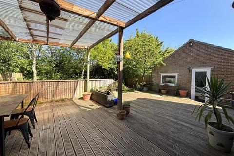 3 Cale Way, Gillingham, SP8 4FT