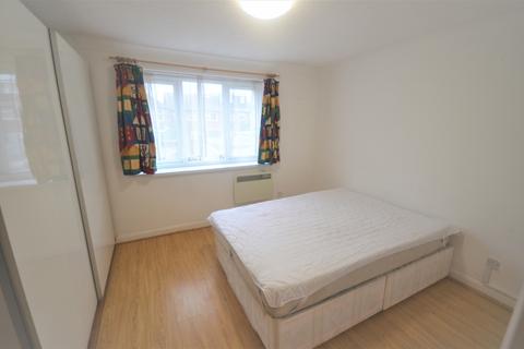 1 bedroom flat to rent, Buntingbridge Road, IG2 7LW