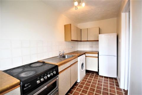 1 bedroom apartment to rent, Latimer Close, Woking GU22