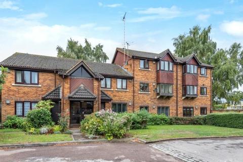 1 bedroom apartment to rent, Latimer Close, Woking GU22