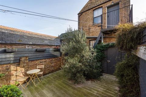 2 bedroom house for sale, Swanfield Road, Whitstable