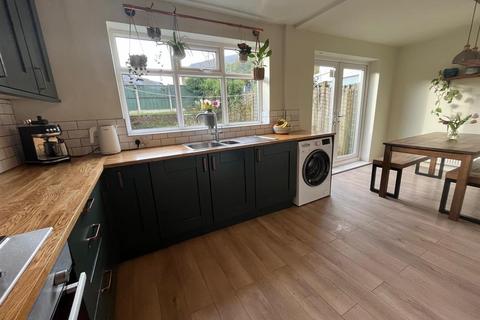 58 Gorsey Lane, Ashton-under-lyne, OL6 9BT