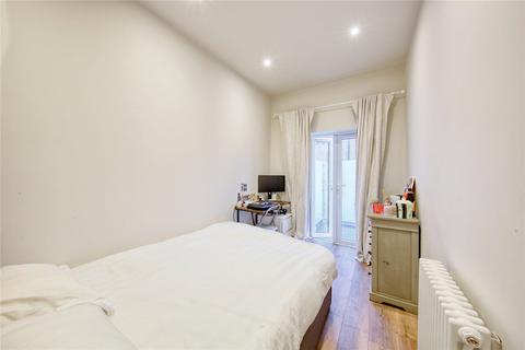 3 bedroom apartment to rent, Northcote Road, SW11