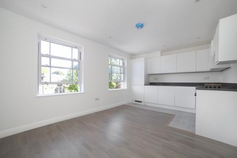 2 bedroom flat to rent, London, SE5