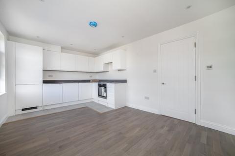 2 bedroom flat to rent, London, SE5