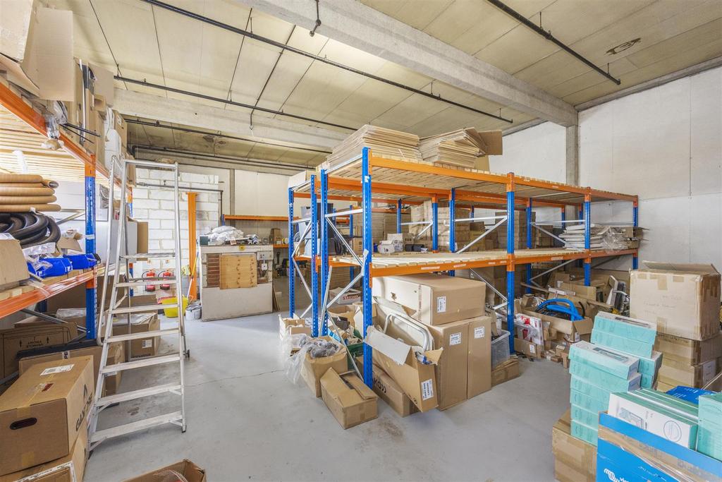 Woods Way, Sunstore 0001.jpg