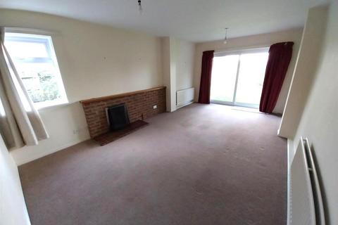 4 bedroom house to rent, Hoskyn Close, Rugby