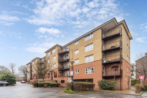 2 bedroom flat for sale, Greenview Close, London