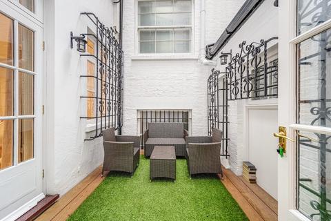 2 bedroom flat to rent, Farm Street, Mayfair, London