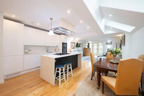 39 Ringford Road, London, SW18 1RP