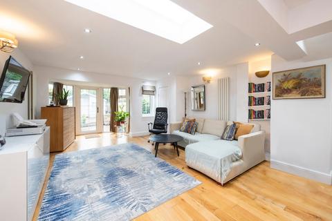 39 Ringford Road, London, SW18 1RP