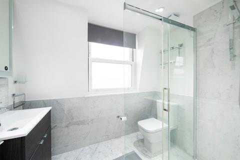 39 Ringford Road, London, SW18 1RP