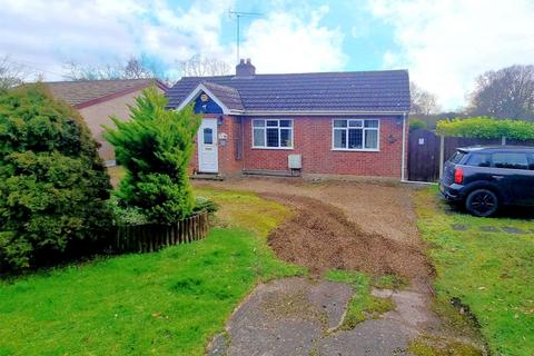 4 bedroom bungalow for sale, Studland Avenue, Wickford, Essex, SS12