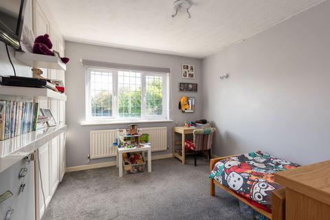 71 Appleford Drive, Minster On Sea, Sheerness, ME12 2TB