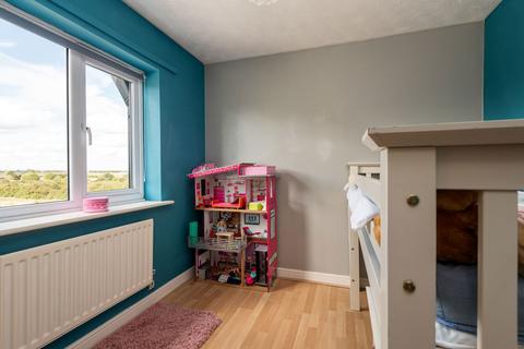 71 Appleford Drive, Minster On Sea, Sheerness, ME12 2TB