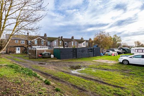 3 bedroom end of terrace house for sale, Gordon Avenue, Queenborough ME11