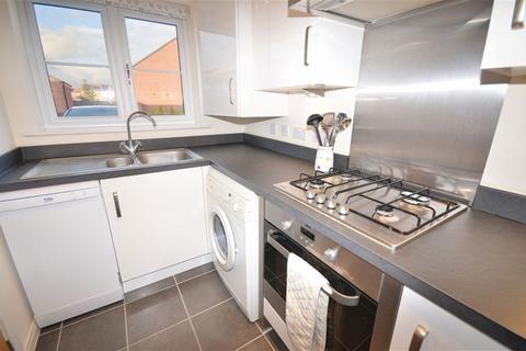 2 bedroom townhouse to rent, Southlands Close, South Milford, LS25