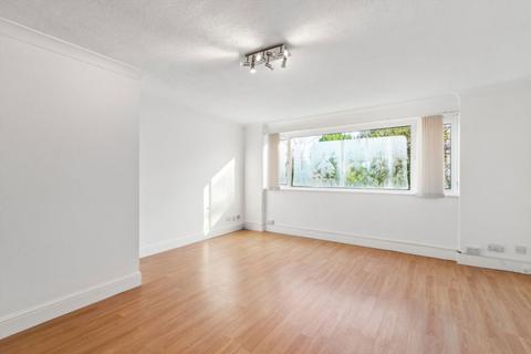 2 bedroom flat for sale, Brockley Combe, Weybridge KT13