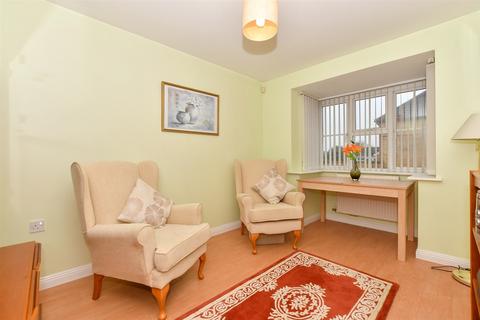 4 bedroom detached house for sale, Alec Pemble Close, Kennington, Ashford, Kent