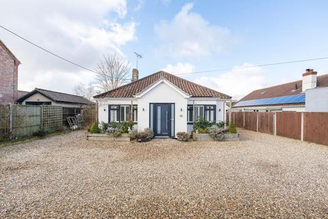 5 bedroom chalet for sale, Dereham Road, Watton