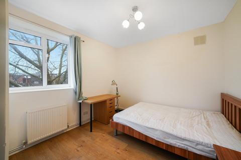 2 bedroom flat to rent, Turner House, Townshend Estate, London