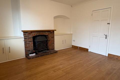 3 bedroom semi-detached house to rent, Second Avenue, Grays
