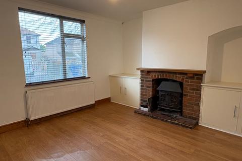 3 bedroom semi-detached house to rent, Second Avenue, Grays