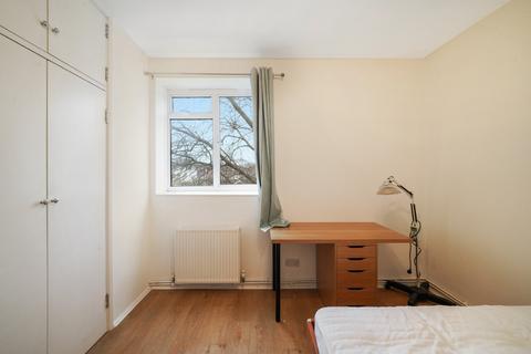 2 bedroom flat to rent, Turner House, Townshend Estate, London