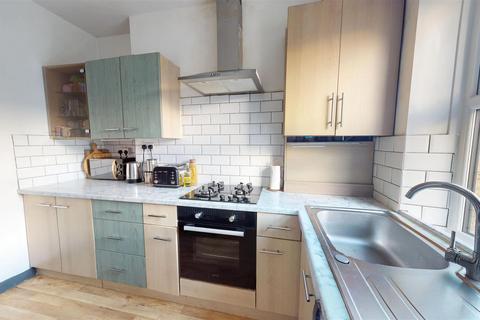 2 bedroom end of terrace house for sale, West Street, Shelf, Halifax