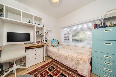 70 Ravenswood Avenue, Surbiton, KT6 7NP